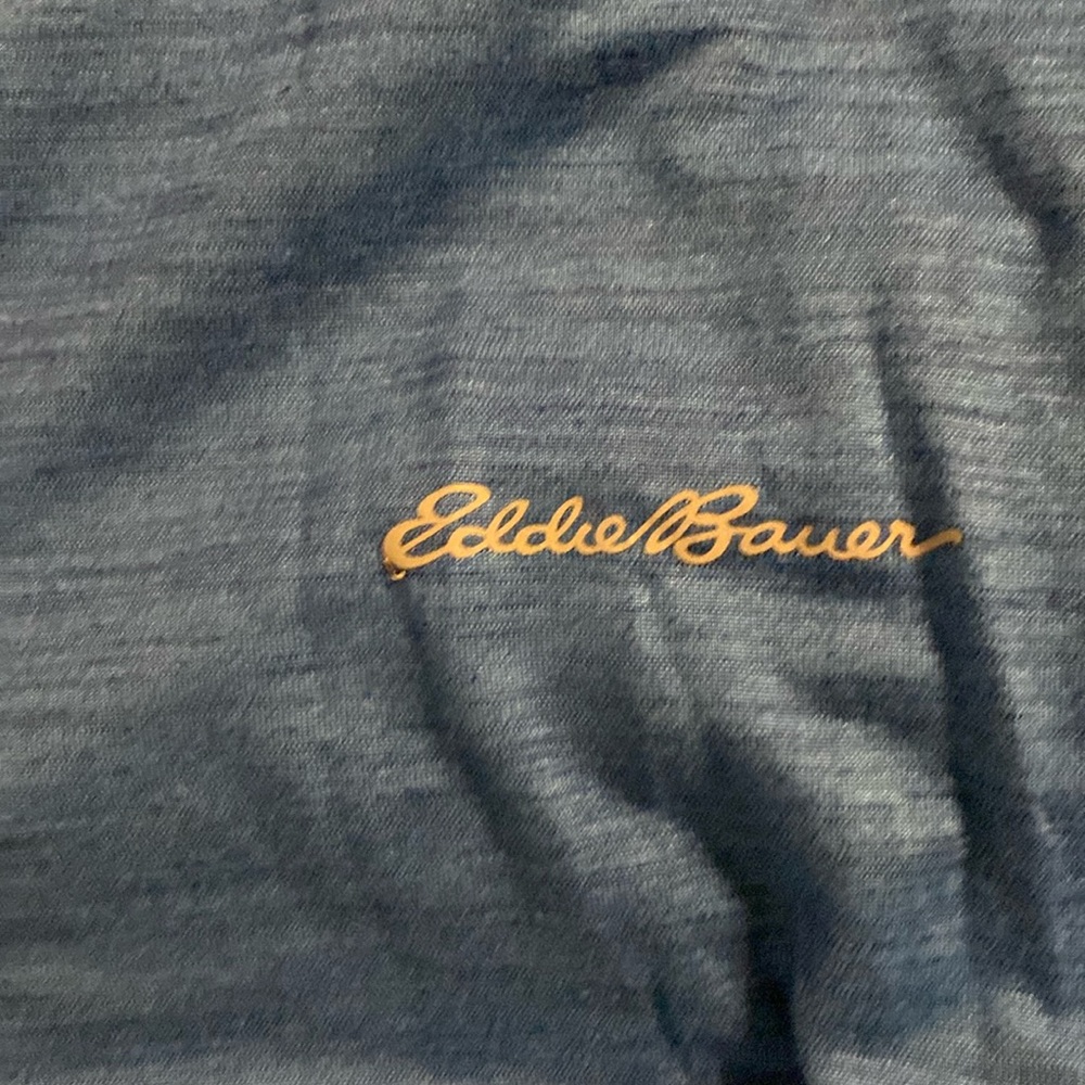 Men’s medium Eddie Bauer free dry motion tee